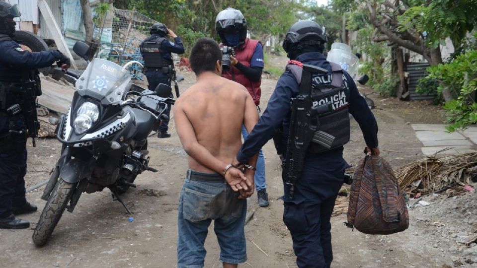 El sujeto fue amarrado por vecinos y entregado a la policía.