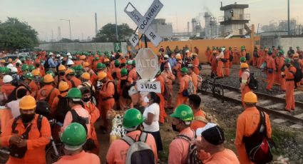 Obreros protestan en Complejo Petroquímico Pajaritos por falta de pagos