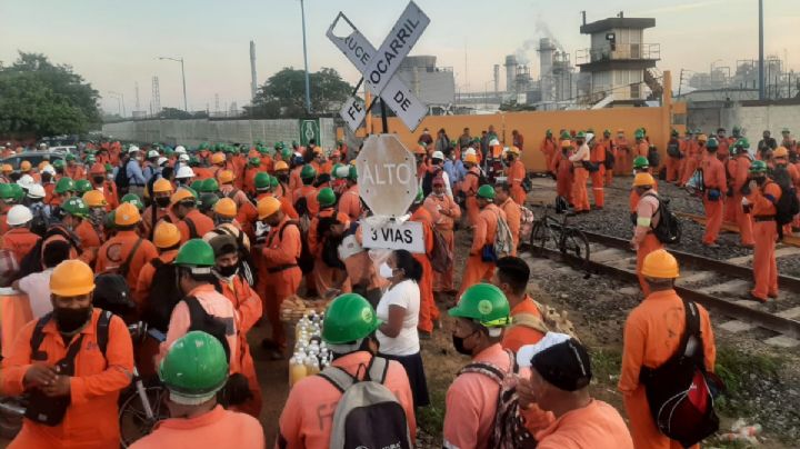 Obreros protestan en Complejo Petroquímico Pajaritos por falta de pagos