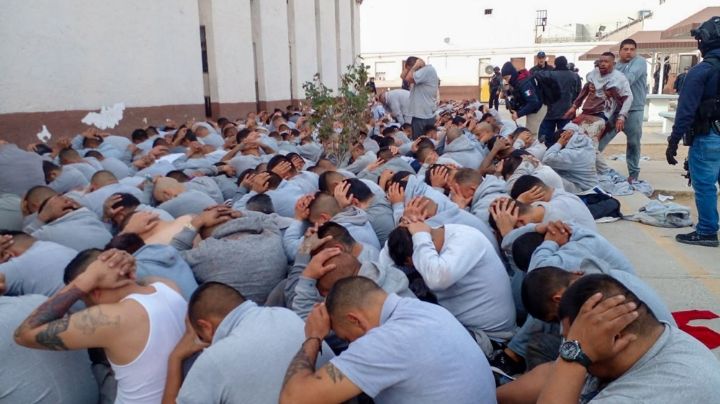 Cae director del penal de Juárez, tras fuga de 30 reos y muerte de 17 personas