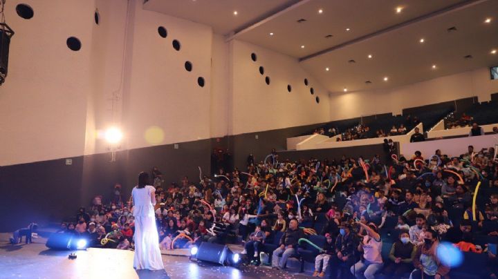 Entrega Lía Limón completamente remodelado el Teatro de la Juventud