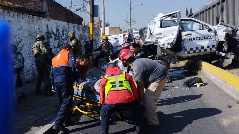 Dos elementos muertos y cuatro lesionados es el saldo preliminar del accidente.