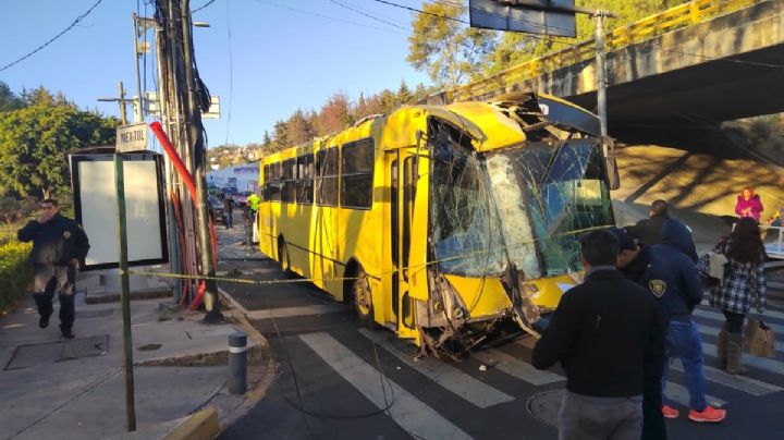 Camión de transporte de personal se quedó sin frenos y provocó accidente en Santa Fe
