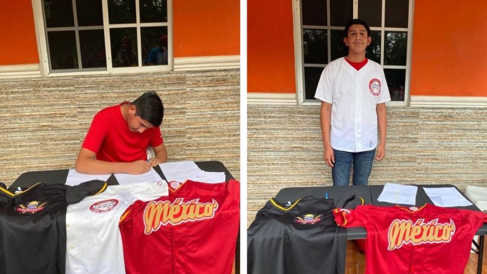 El joven de 14 años, firmó para jugar con uno de los mejores quipos de béisbol en México