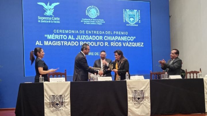 Otorgan galardón “Mérito al Juzgador Chiapaneco” al magistrado Rodolfo Ríos Vázquez