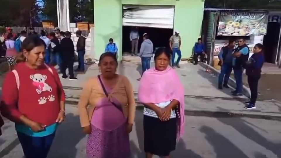 Familiares lloran por secuestrados en Altamirano, Chiapas