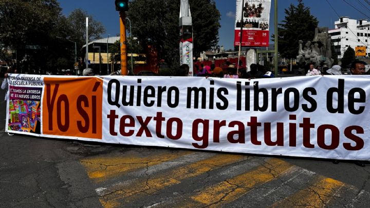 Libros de la SEP: Padres y maestros exigen que sí se utilicen en Edomex