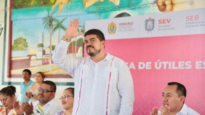Zenyazen Escobar renuncia a la SEV para ir por gubernatura de Morena