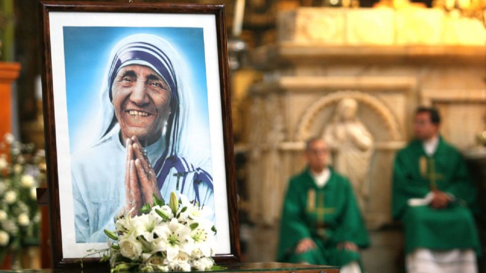 La Madre Teresa ha sido objeto de acusaciones de fraude y de encubrimiento de prácticas controvertidas