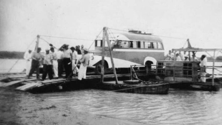 La vez que un autobús de Banderilla cruzó el río Tecolutla hace más de 70 años