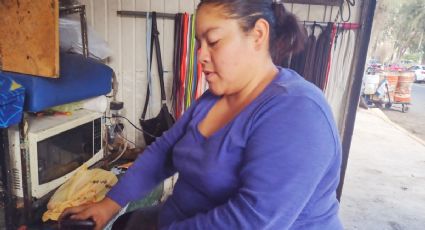 Margarita, la primera mujer que lustra zapatos en Pachuca