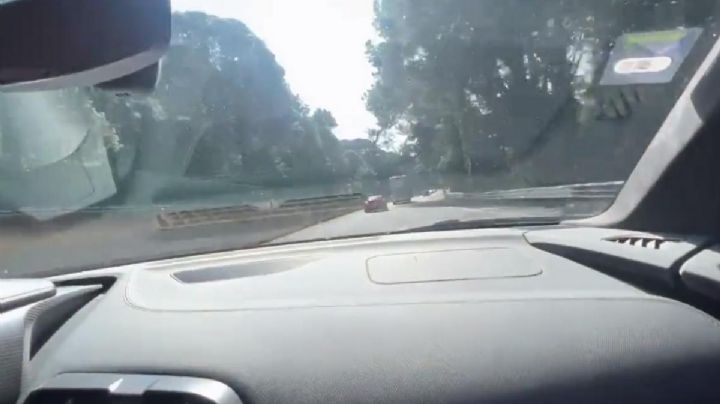 VIDEO | Porsche se destroza en la México-Cuernavaca; choca contra autobús de pasajeros