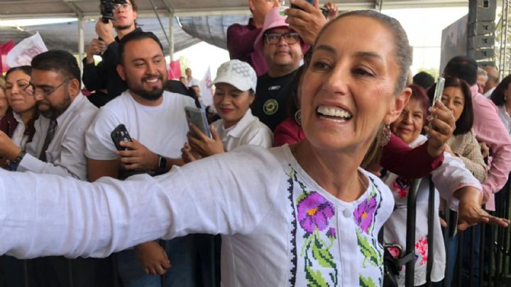 Sheinbaum hace acto masivo en deportiva pública; dice es "a puerta cerrada"