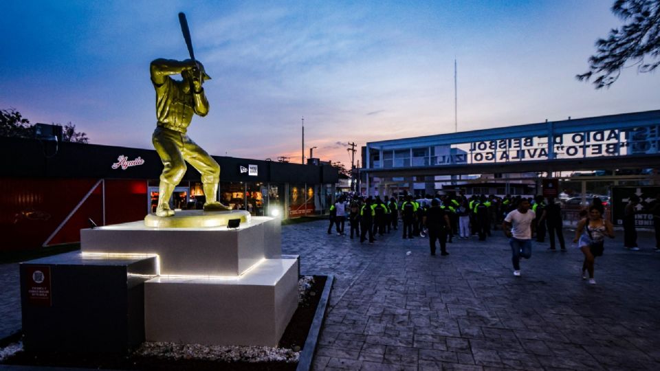 En una tarde de béisbol en Veracruz.