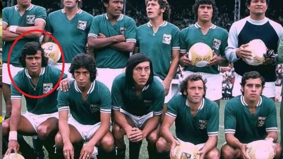Equipazo del 74-75 con Mantegaza, Batocleti, Cuirio Santoyo, Razo, Lupillo Díaz y Chato Pineda;
abajo: Capi, Chepe, Guillén, Salomone y Caballero.