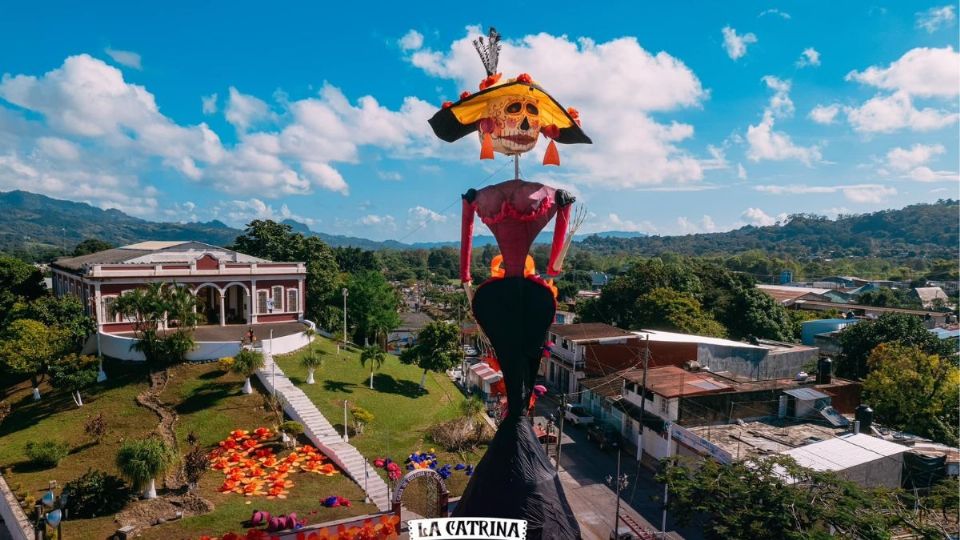 Así elaboraron la catrina monumental de Misantla