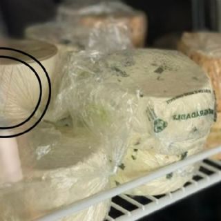 ¿Compras queso o crema en el tianguis? Encuentran heces de humano en estos productos
