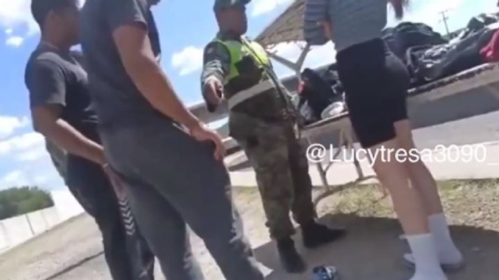 VIDEO | "Saquen todo": militar asalta a jóvenes en carretera de Aguascalientes