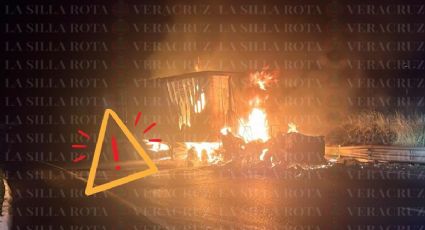 Tráiler se incendia sobre la autopista Orizaba - Puebla, conductor resultó ileso