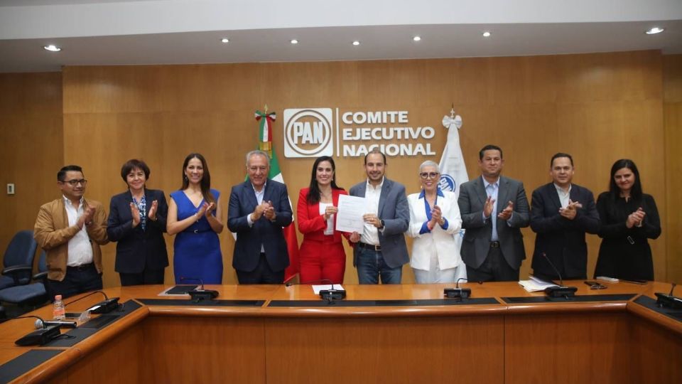La alcaldesa de León oficializó, ante el comité nacional del PAN, su intención por reelegirse.