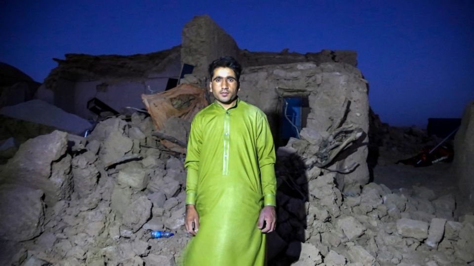 El terremoto que tuvo lugar ayer golpeó en especial el distrito de Zindah Jan, en la provincia de Herat, epicentro de los terremotos, donde una docena de aldeas quedaron completamente arrasadas