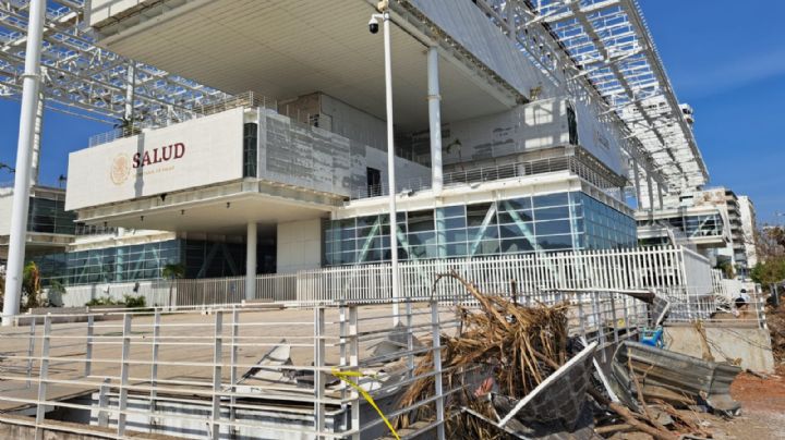 Salud gasta millones en sus sedes; en Acapulco por Otis y en CDMX la harán Centro Cultural