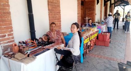 Colocan corredor de artesanías en el centro de Tulancingo, para incentivar ventas