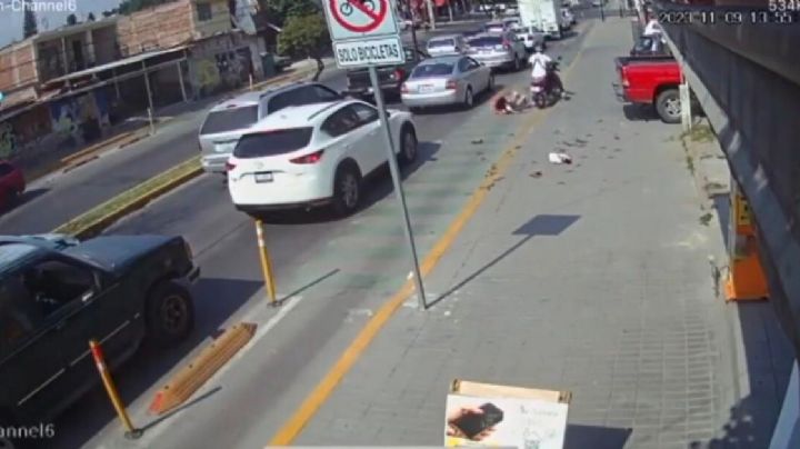 Motociclista invadiendo ciclovía atropella a niña de secundaria y huye