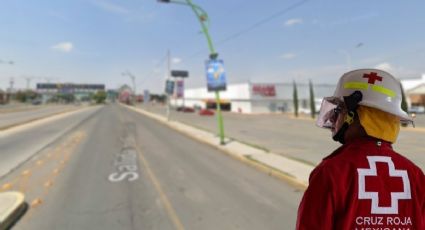 Volcadura en bulevar Felipe Ángeles de Pachuca, auto termina en estacionamiento de plaza