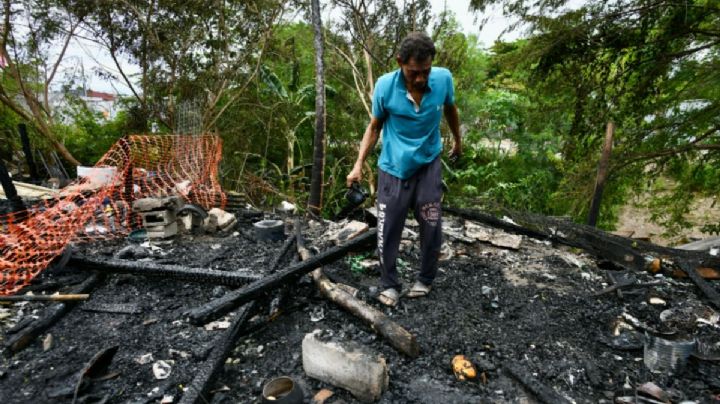 Mauro perdió su casa en incendio en colonia Reserva de Veracruz