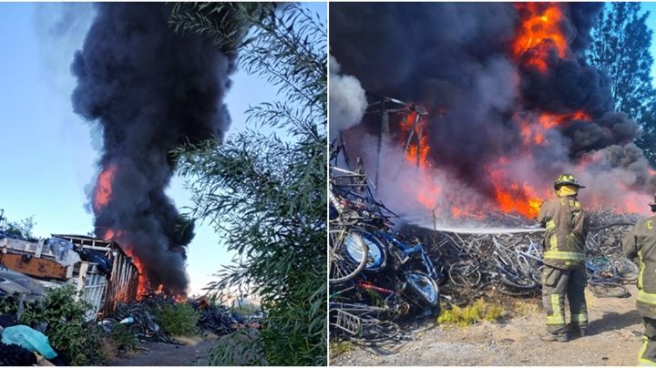 Voraz incendio consume depósito vehicular en Tláhuac