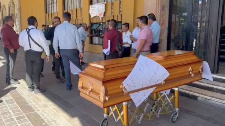 Se manifiestan funerarias por cobro en traslado de cuerpos desde Semefo en Guanajuato
