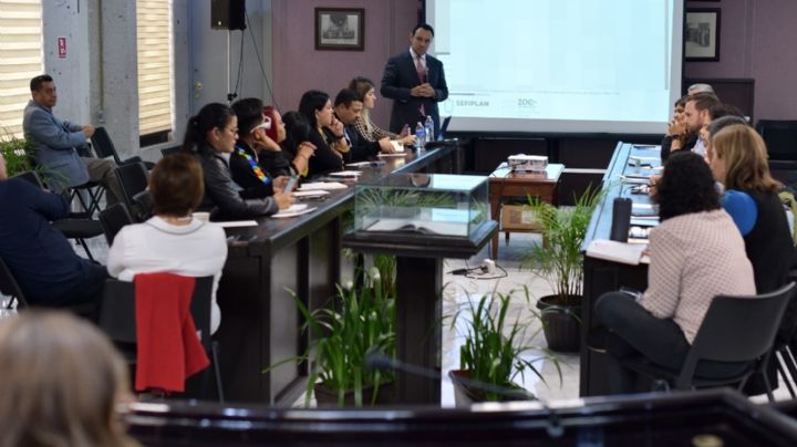Titular de Sefiplan acude al Congreso de Veracruz y analiza Presupuesto 2024