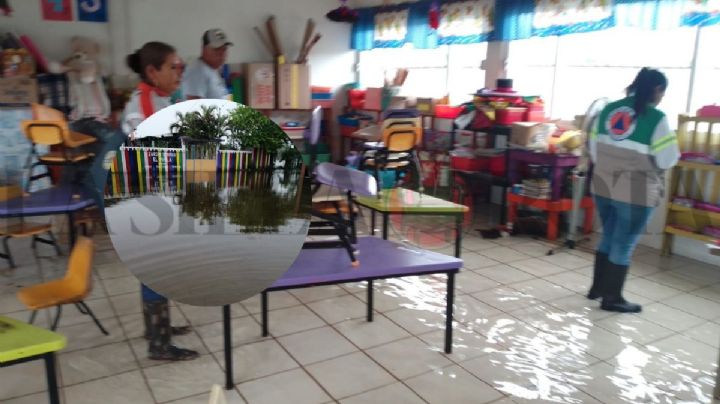 Escuela de Tecolutla podría colapsar a causa de la humedad e inundaciones
