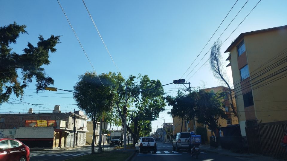 Actualmente los semáforos se encuentran prendidos únicamente en preventivo, es decir parpadea la luz amarilla, anunciando y socializando con la ciudadanía la colocación de estos dos nuevos cruces.