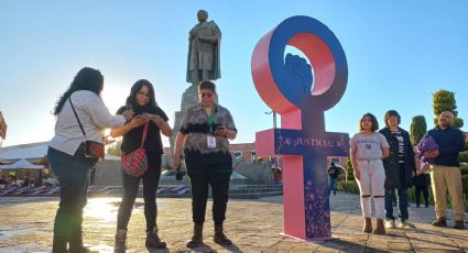 Así es la "Antimonumenta" que mujeres colocaron en Plaza Juárez de Pachuca, esto significa