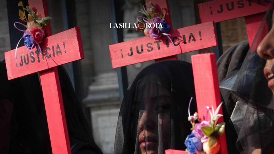 A pesar de tratarse de un caso de legítima defensa, la fiscalía de Yucatán pidió prisión para la mujer, quien fue atacada en su domicilio por su expareja, quien murió de 22 puñaladas, la mayoría de ellas autoinfligidas