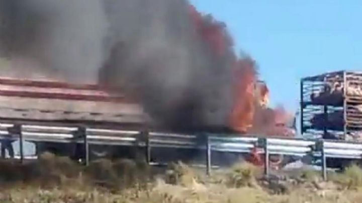 Incendio de tráiler provoca cierra de paso en autopista Celaya- Salamanca
