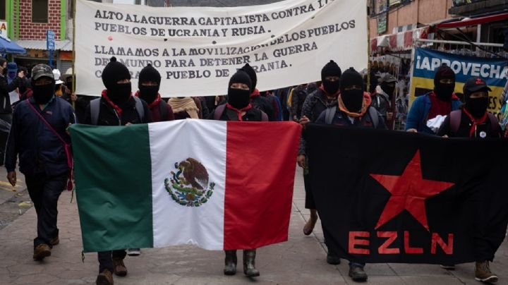 EZLN desaparece municipios autónomos y anuncia celebración de 30 años