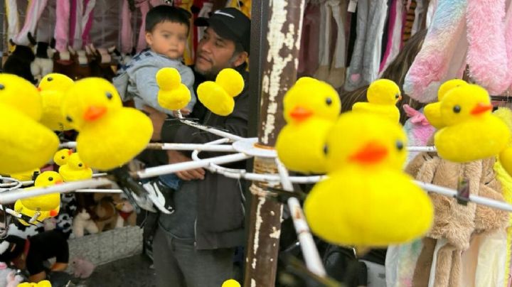 Con pollitos de TikTok: José revive ventas con guadalupanos en basílica de El Dique, en Xalapa