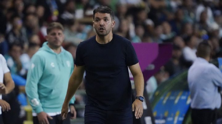 Larcamón es cesado por el Club León