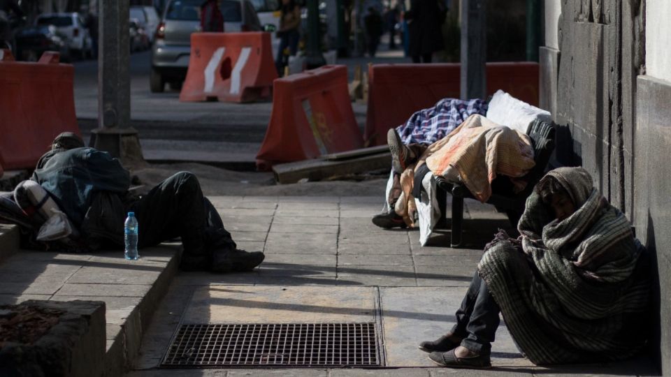 Son niños y adolescentes los jóvenes de la calle, los en la calle han construido una casa y familia, donde se divierten y conversan, comen y juegan, donde terminarán el 2023 y empezarán el 2024