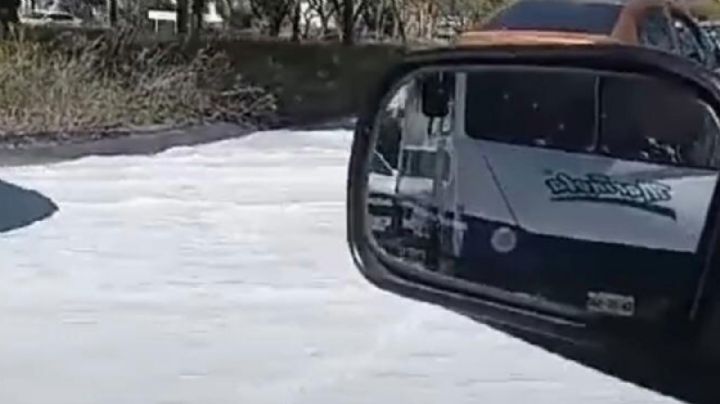 ¡La leche! Se vuelca pipa cargada y causa un río de leche