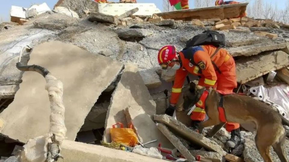El país elevó al nivel II la respuesta nacional de emergencia ante el sismo y se enviaron unos 736 equipos de brigadistas y 2,042 bomberos.