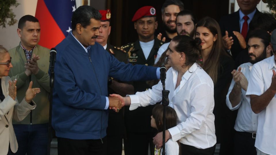 Nicolás Maduro, presidente de Venezuela, recibe al empresario Alex Saab en el palacio presidencial de Miraflores tras ser liberado de Estados Unidos