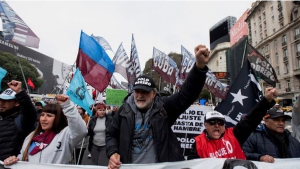 Argentina: Manifestación contra decreto de Milei termina con 6 detenidos y dos policías lesionados