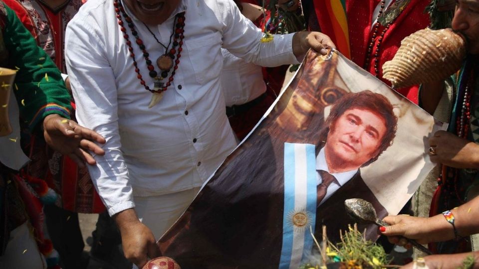 Chamanes peruanos predicen futuro político de Javier Milei en 2024