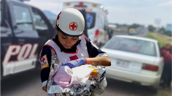 Embarazada no llega al hospital; tiene a bebé en plena autopista México-Pachuca; ¿casetas gratis para el bebé?