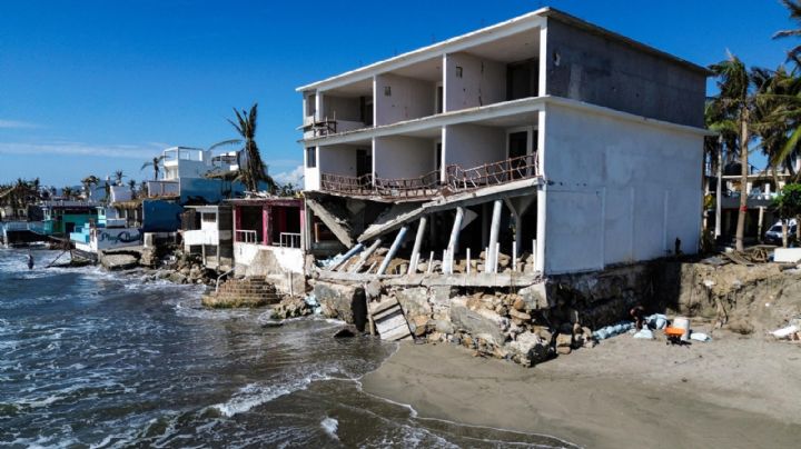 Acapulco: Huracán Otis "robó" 200 metros de playa a restaurantes y negocios del puerto