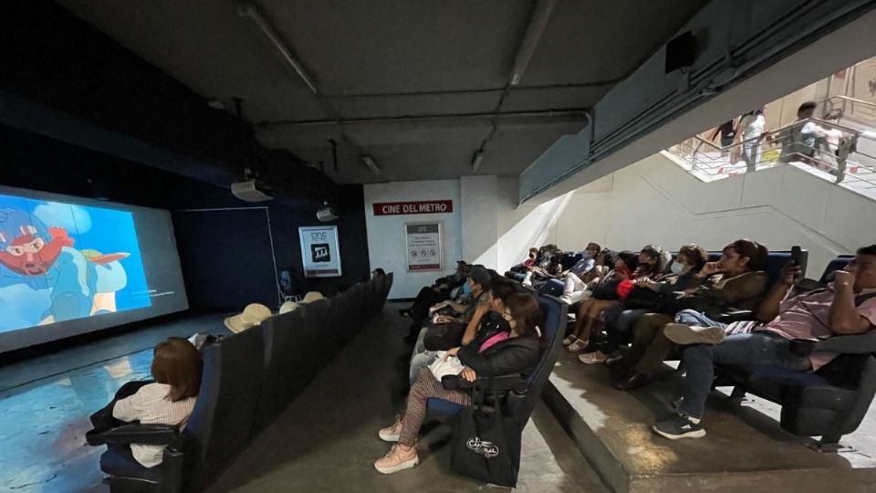 Cine GRATIS en la estación Zapata de la Línea 12 del Metro de la CDMX